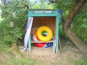 happy at river golf course 042